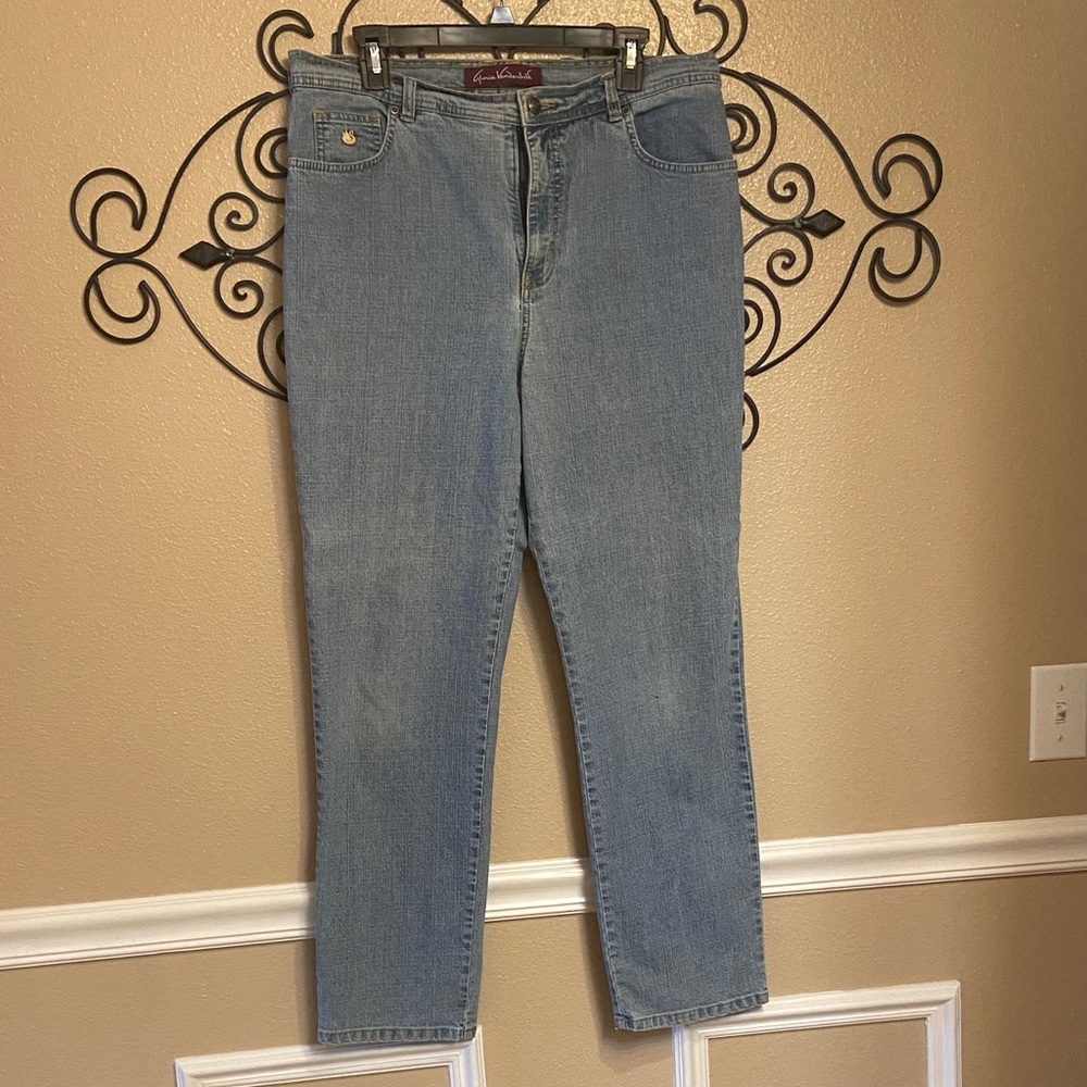Gloria Vanderbilt Sky Blue Cropped Jeans